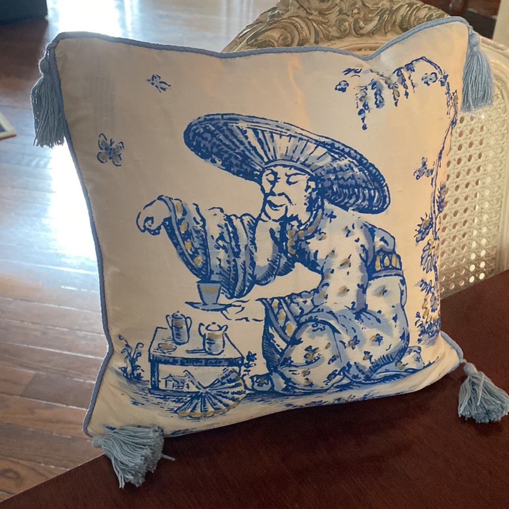 Peremen Design silk decorative pillow